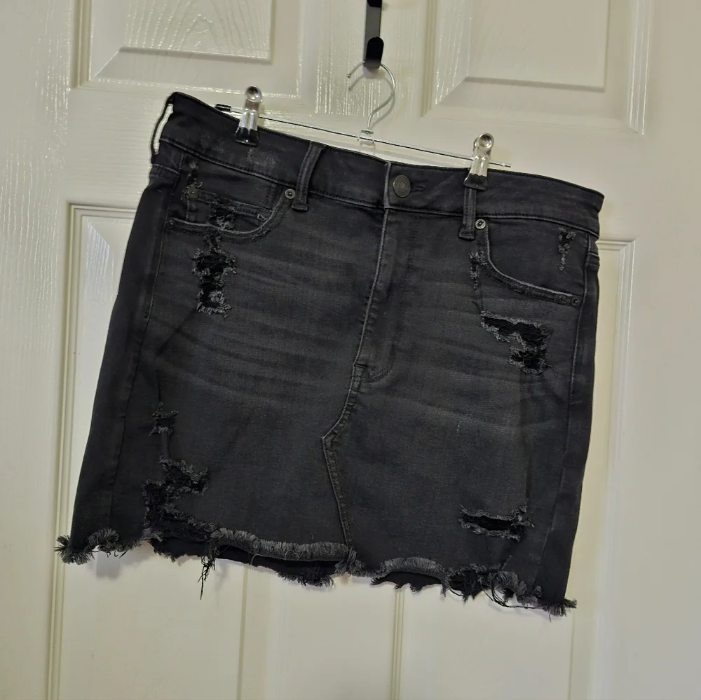 American Eagle Distressed Black Denim Mini Skirt 12 Reg